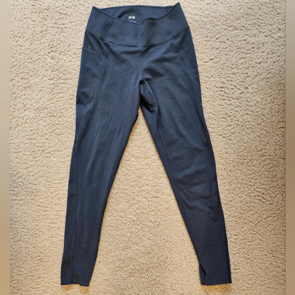 Uniqlo women's leggings with Pockets size Small gray color